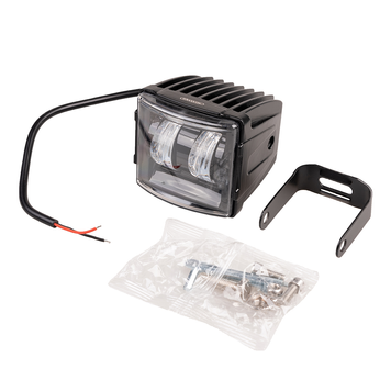 LED рабочая фара Leader квадратная 30W Flood 10&ndash;30V 85&times;78&times;89 мм 2&times;15W линзованная 05-30W (3999)