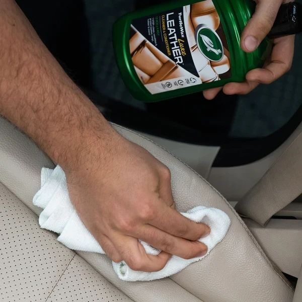 Засіб для чищення шкіри (кондиціонер) 500ml Turtle Wax Luxe Leather &mdash; основне фото товару