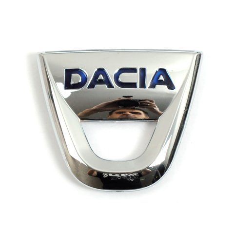 Эмблема "Dacia" Duster передняя (4 штырька, H=100мм) &mdash; основное фото товара
