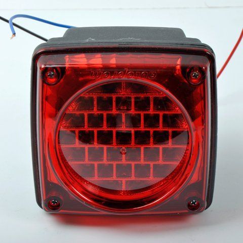 задній ліхтар квадратний LED 24V для вантажівки 94x122x122 мм &mdash; основне фото товару